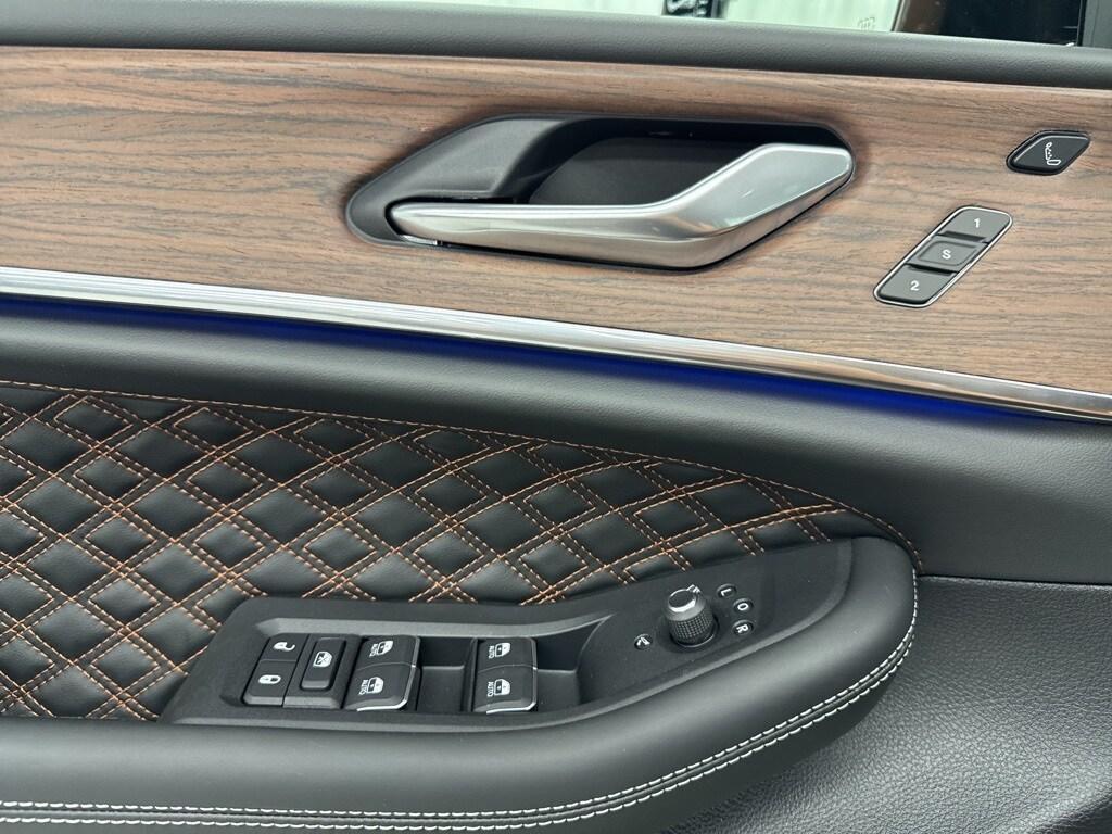 new 2025 Jeep Grand Cherokee car, priced at $60,413