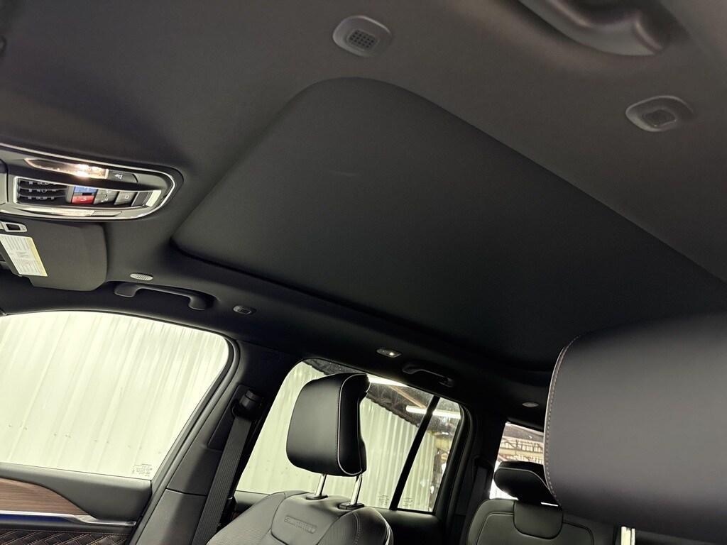 new 2025 Jeep Grand Cherokee car, priced at $60,413