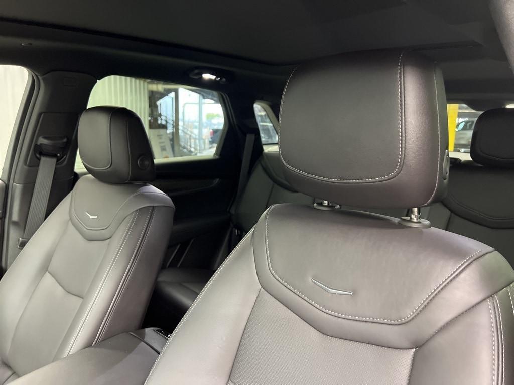 used 2022 Cadillac XT5 car, priced at $33,548