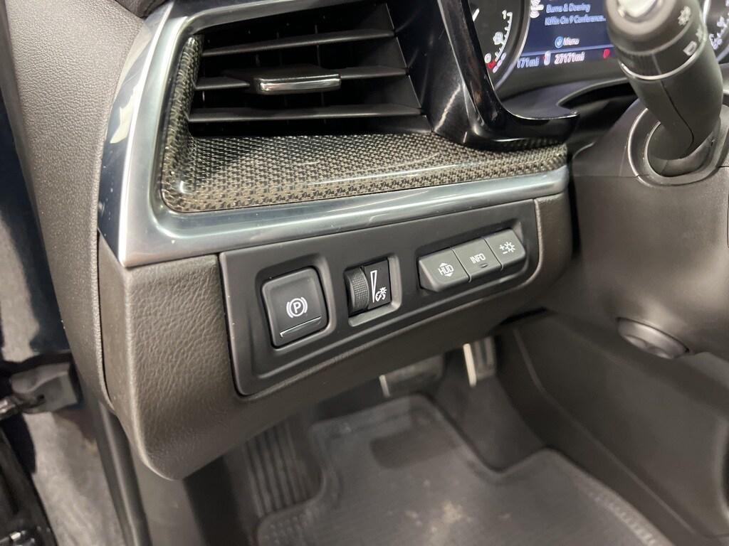 used 2022 Cadillac XT5 car, priced at $33,548