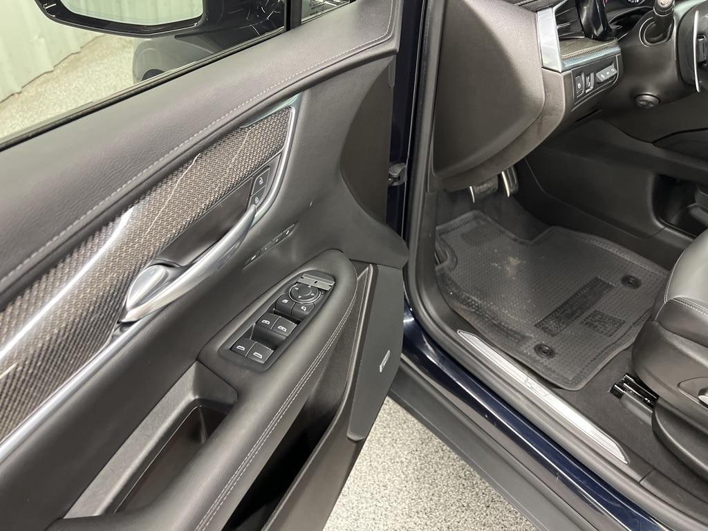 used 2022 Cadillac XT5 car, priced at $33,548