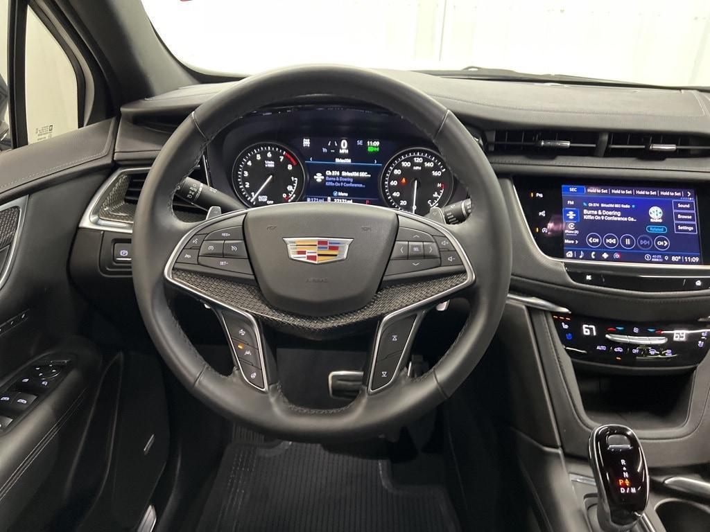 used 2022 Cadillac XT5 car, priced at $33,548