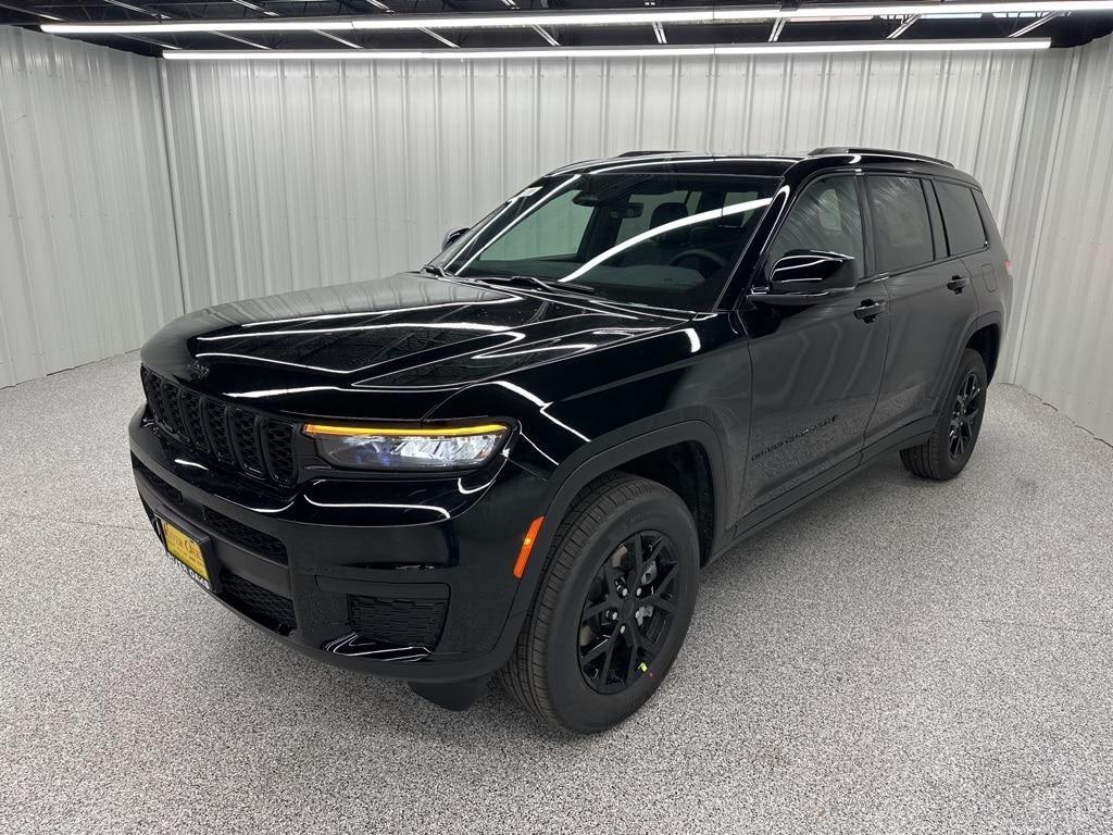 new 2025 Jeep Grand Cherokee L car, priced at $41,877