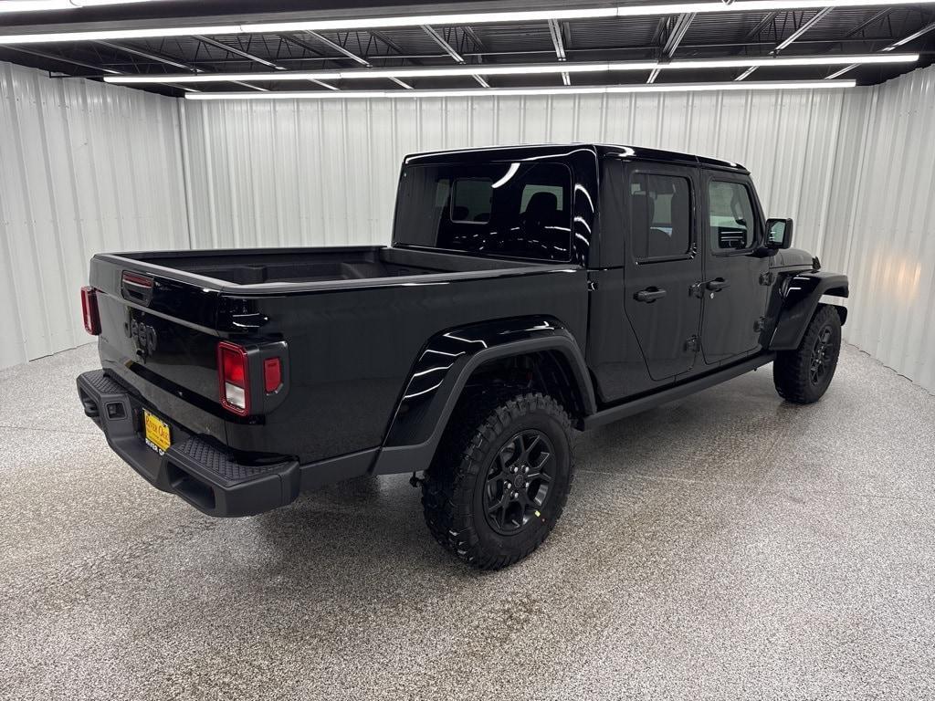 new 2025 Jeep Gladiator car, priced at $46,122