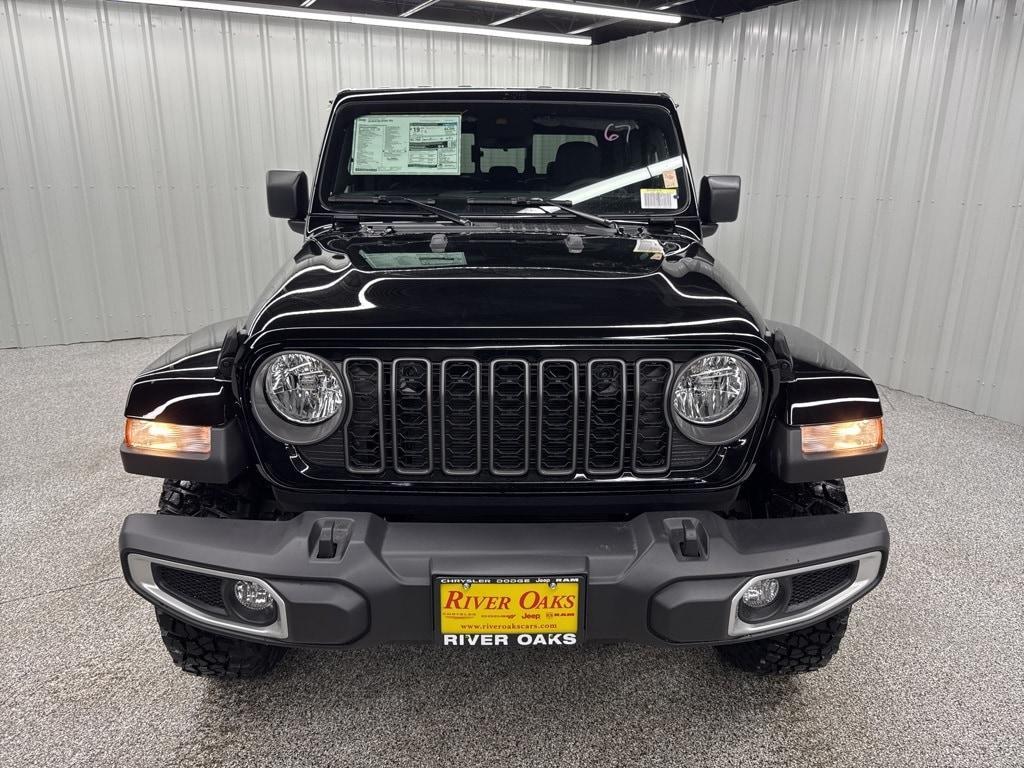 new 2025 Jeep Gladiator car, priced at $46,122