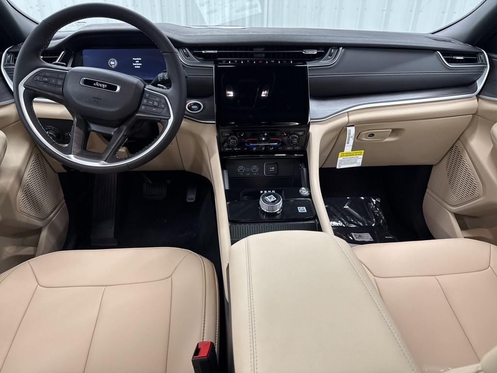 new 2025 Jeep Grand Cherokee car, priced at $42,686