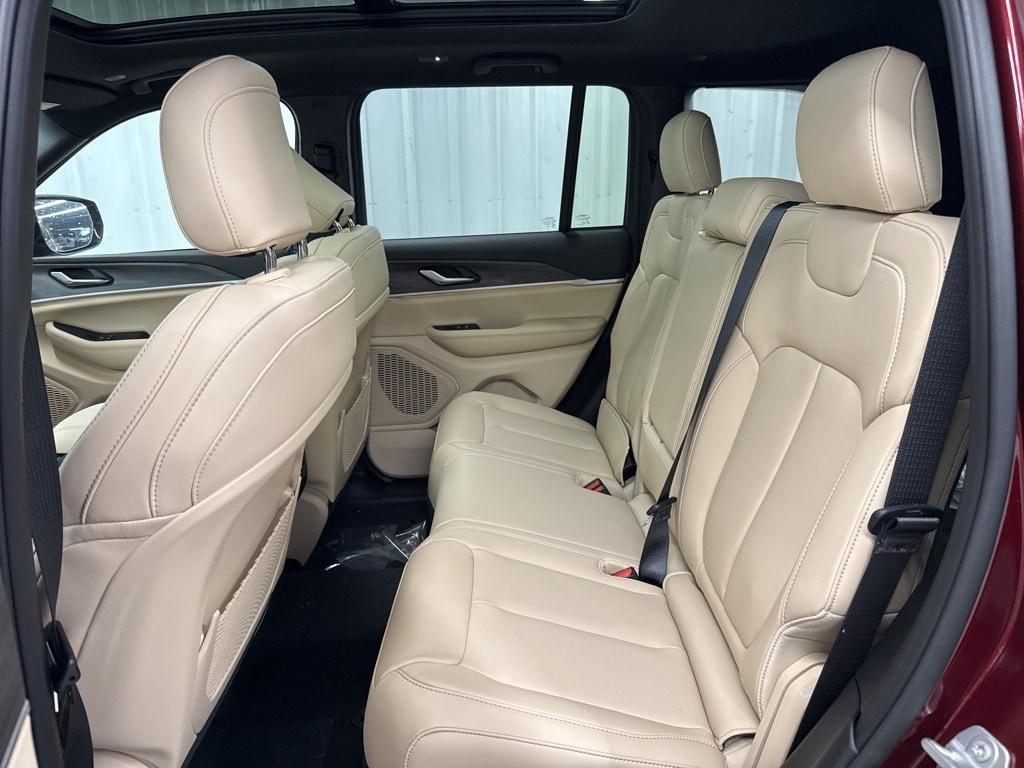 new 2025 Jeep Grand Cherokee car, priced at $42,686