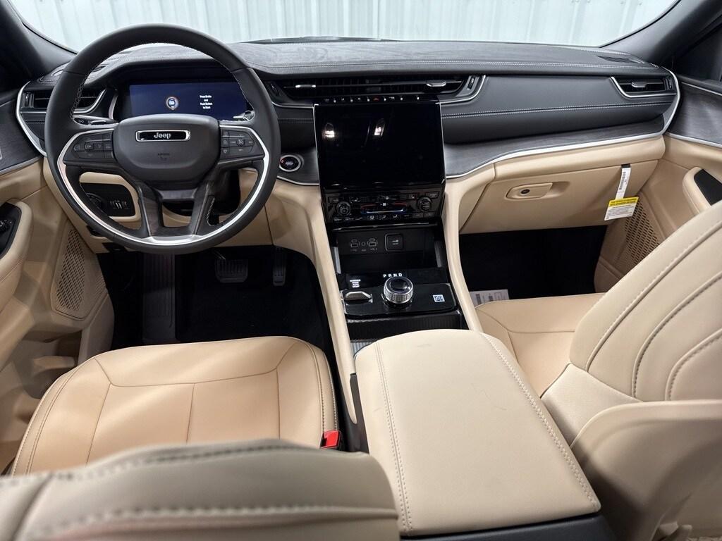 new 2025 Jeep Grand Cherokee L car, priced at $45,986