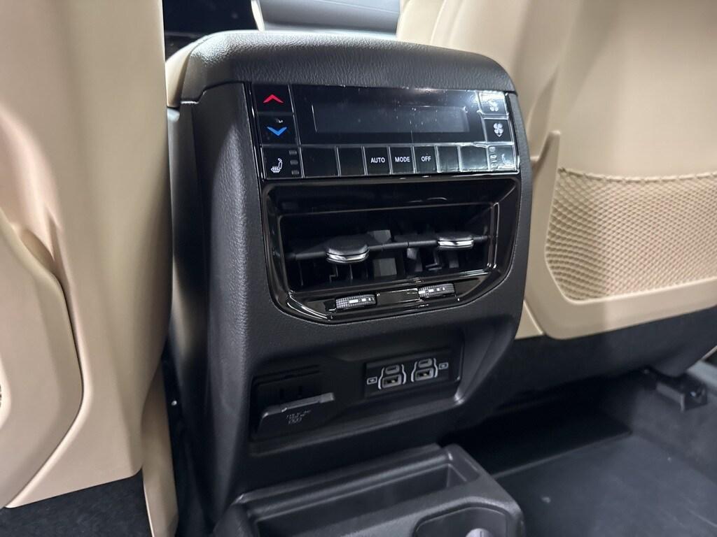 new 2025 Jeep Grand Cherokee L car, priced at $45,986