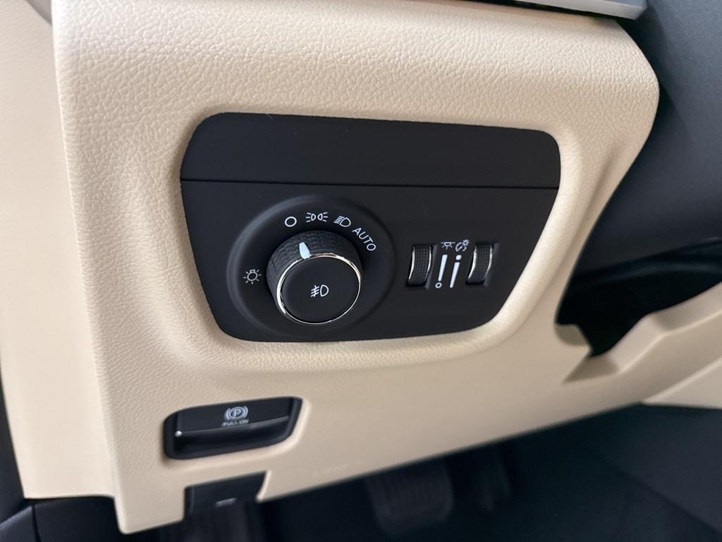 new 2025 Jeep Grand Cherokee L car, priced at $45,986