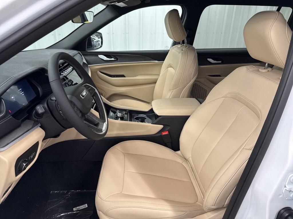 new 2025 Jeep Grand Cherokee L car, priced at $45,986