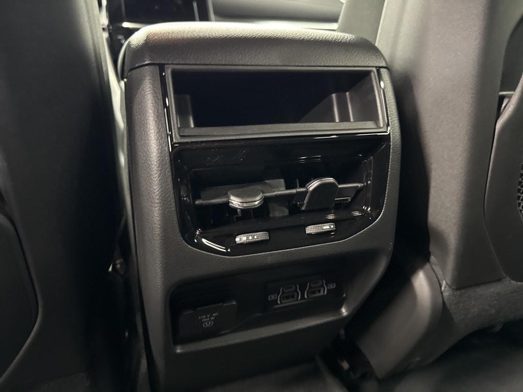new 2025 Jeep Grand Cherokee car, priced at $43,297