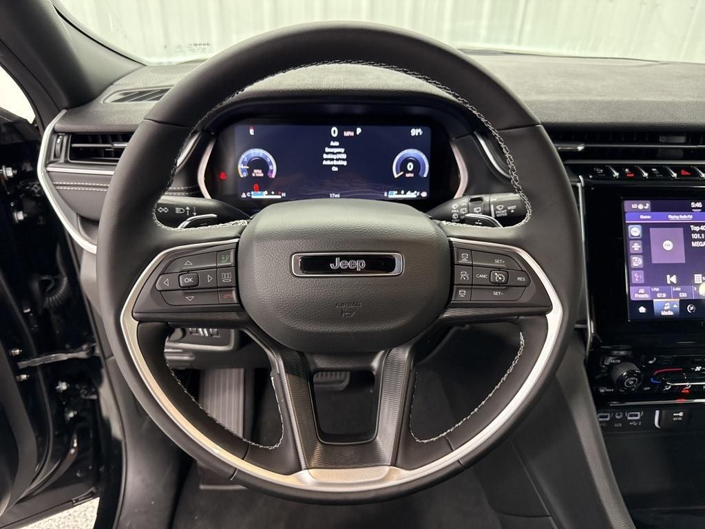 new 2025 Jeep Grand Cherokee car, priced at $43,297
