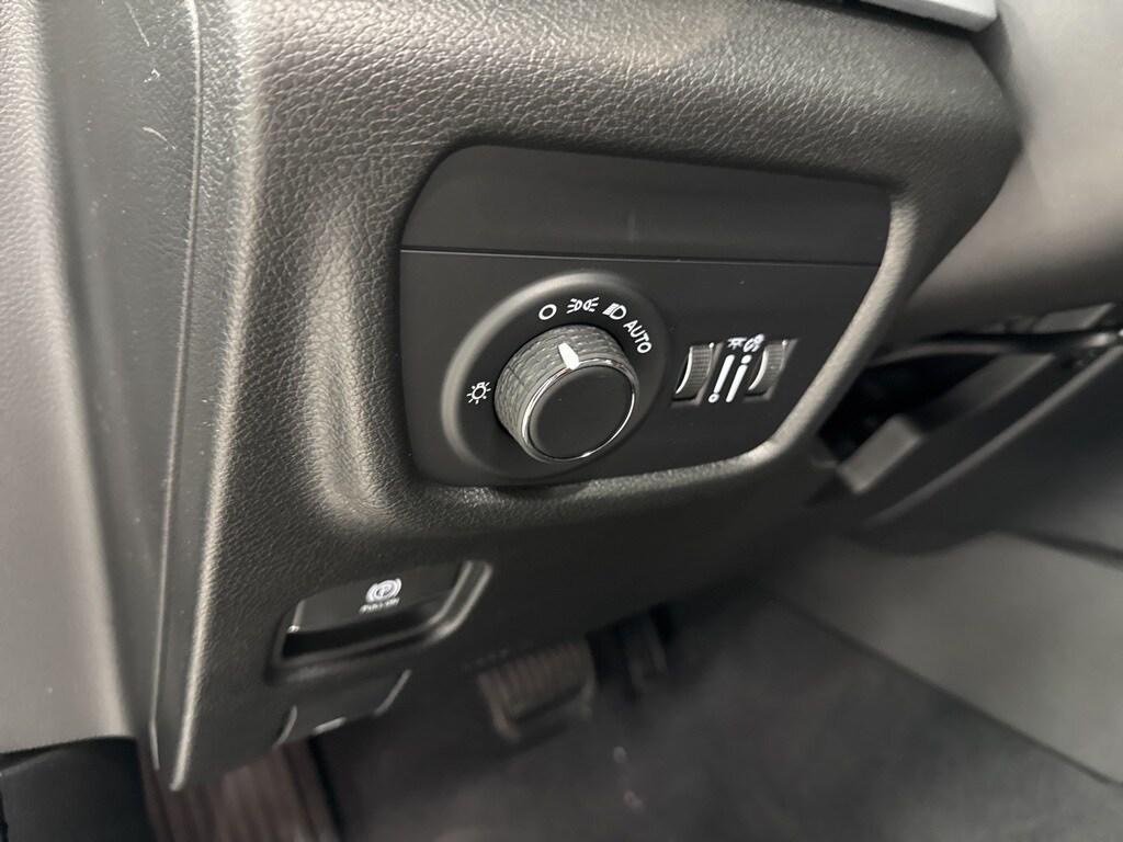 new 2025 Jeep Grand Cherokee car, priced at $43,297
