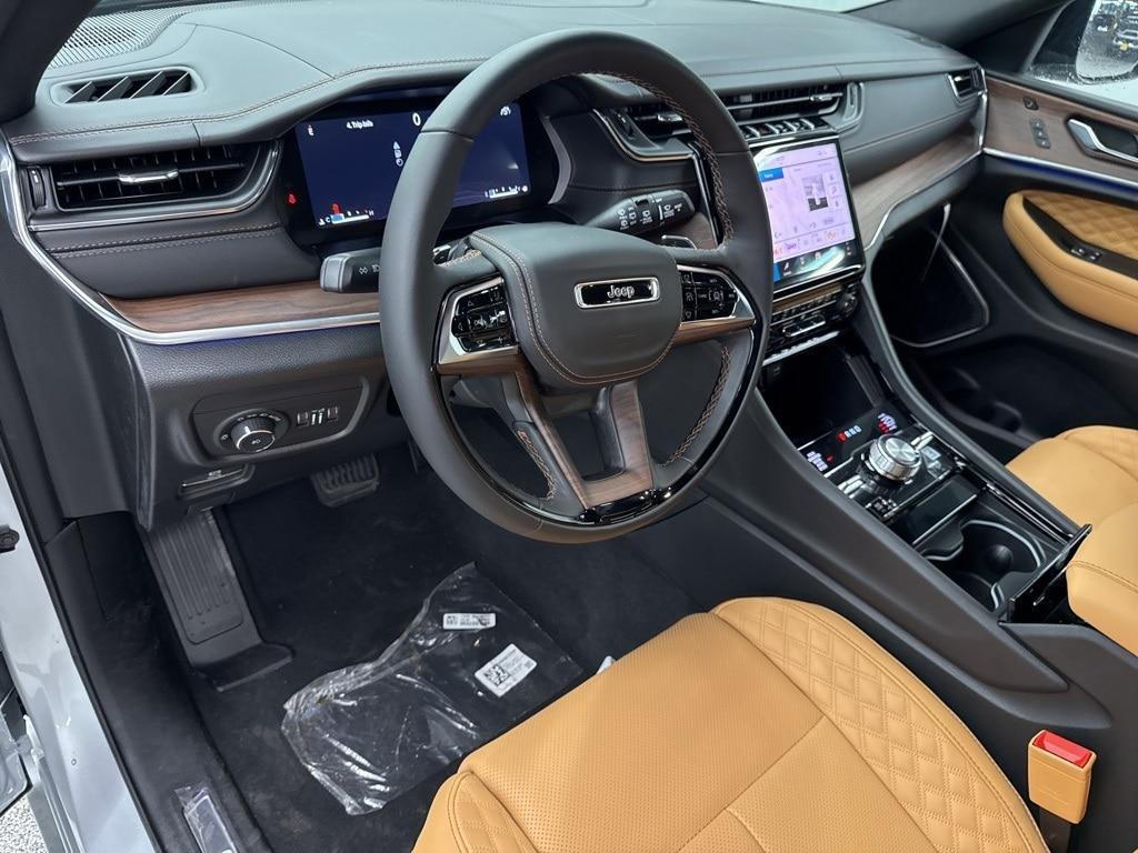 new 2025 Jeep Grand Cherokee car, priced at $57,112