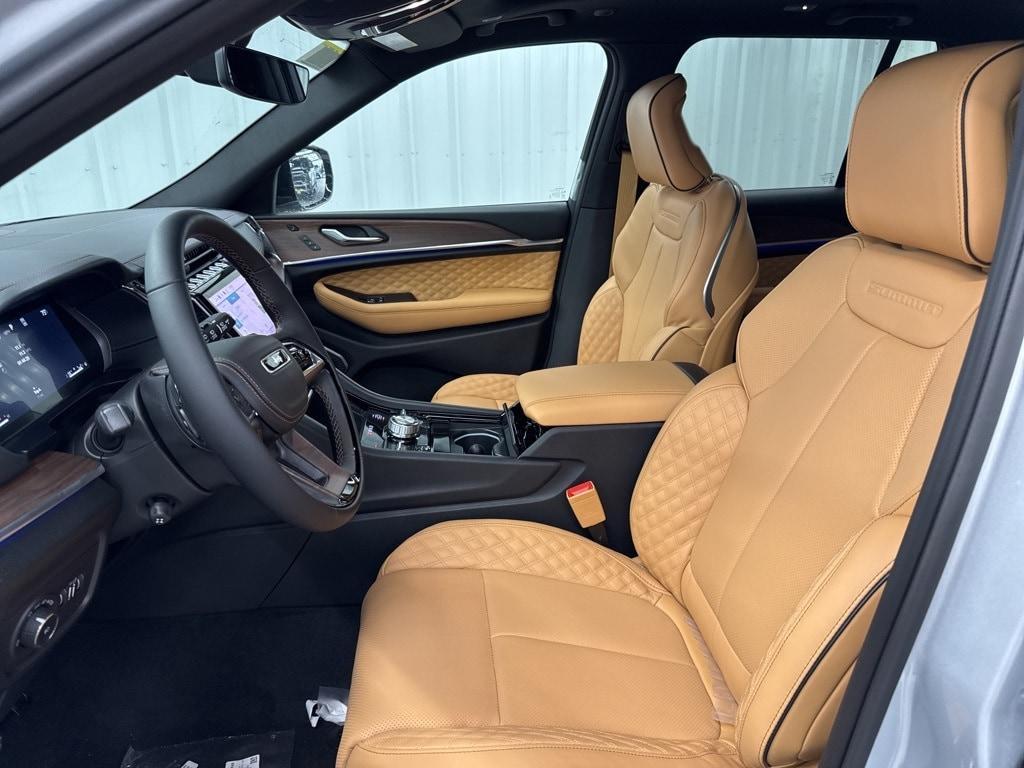 new 2025 Jeep Grand Cherokee car, priced at $57,112