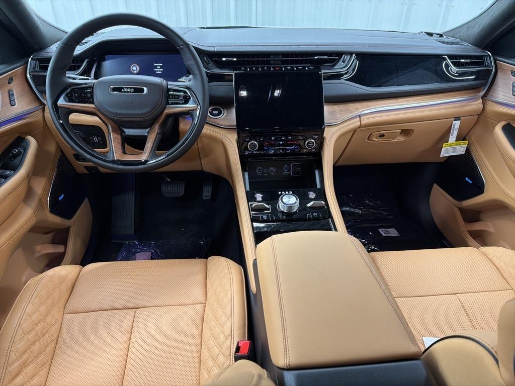 new 2025 Jeep Grand Cherokee car, priced at $66,555