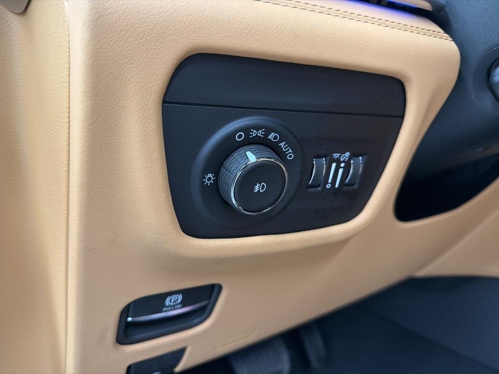 new 2025 Jeep Grand Cherokee car, priced at $66,555