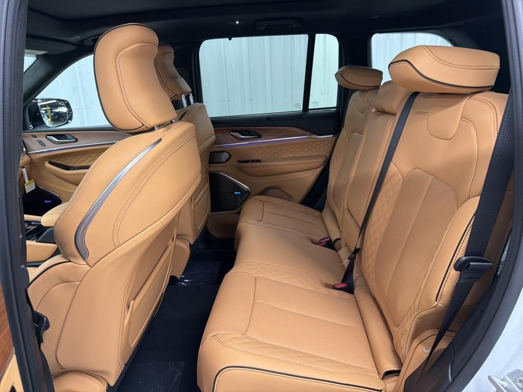 new 2025 Jeep Grand Cherokee car, priced at $66,555