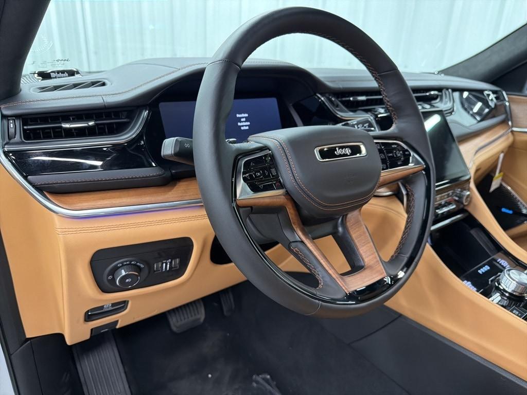 new 2025 Jeep Grand Cherokee car, priced at $66,555