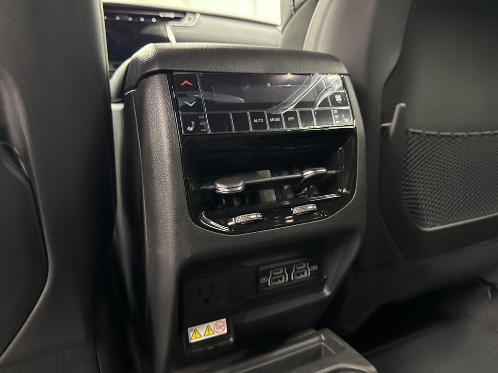 new 2025 Jeep Grand Cherokee L car, priced at $48,173