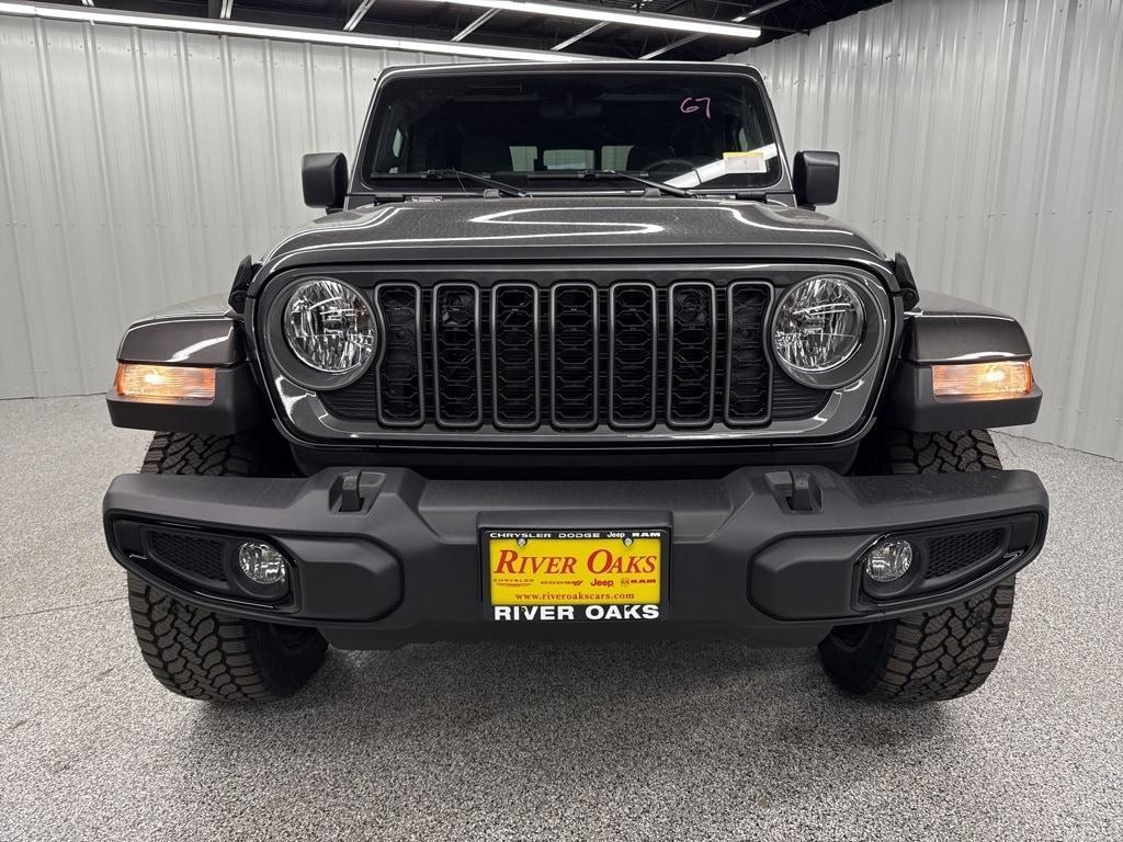 new 2025 Jeep Gladiator car, priced at $43,108