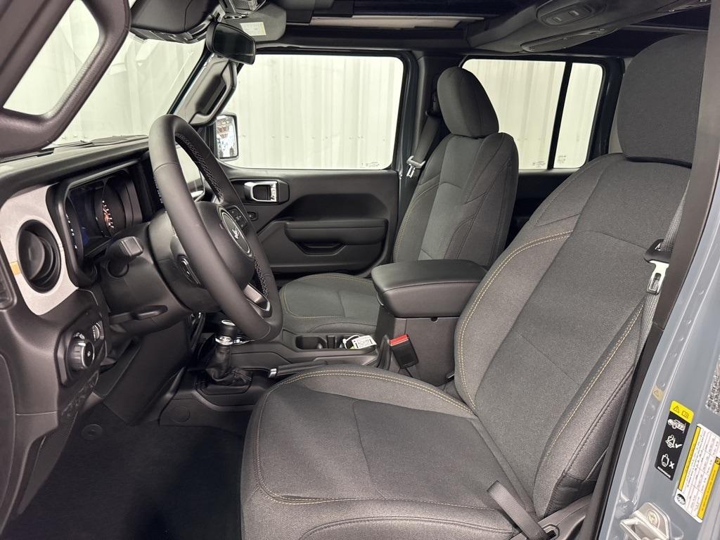 new 2025 Jeep Wrangler car, priced at $47,764