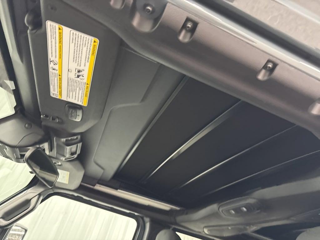 new 2025 Jeep Wrangler car, priced at $47,764