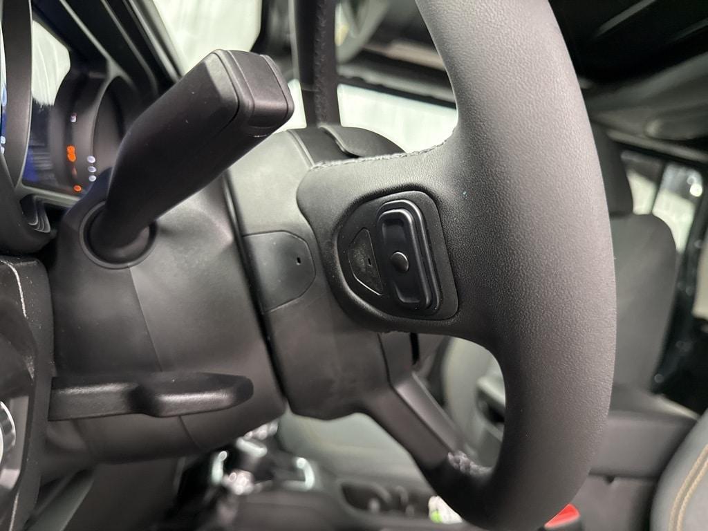 new 2025 Jeep Wrangler car, priced at $47,764