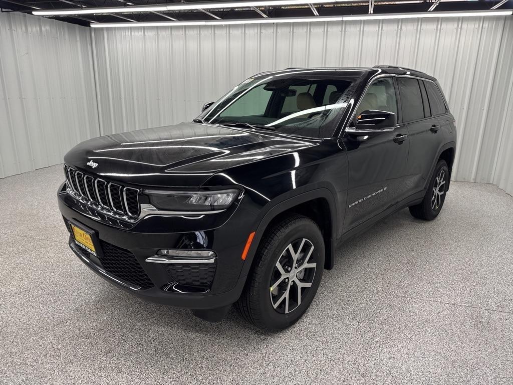 new 2025 Jeep Grand Cherokee car, priced at $44,735