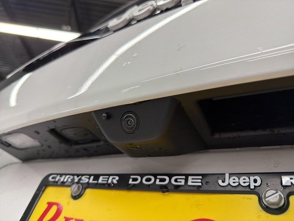 new 2025 Jeep Grand Cherokee car, priced at $50,053