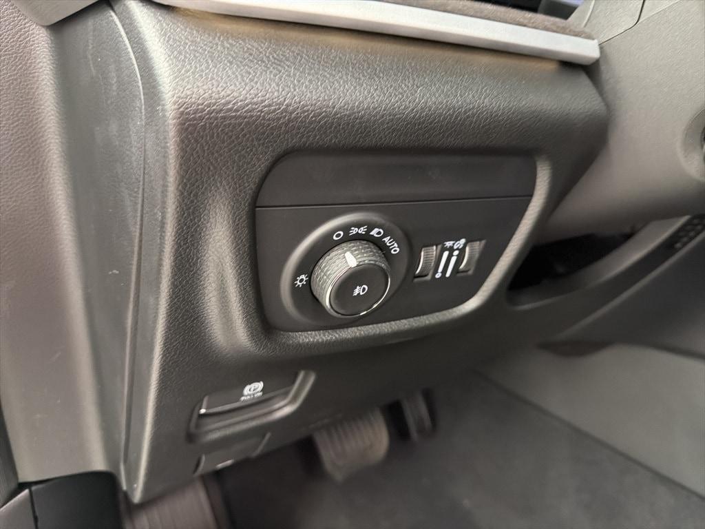 new 2025 Jeep Grand Cherokee car, priced at $45,245