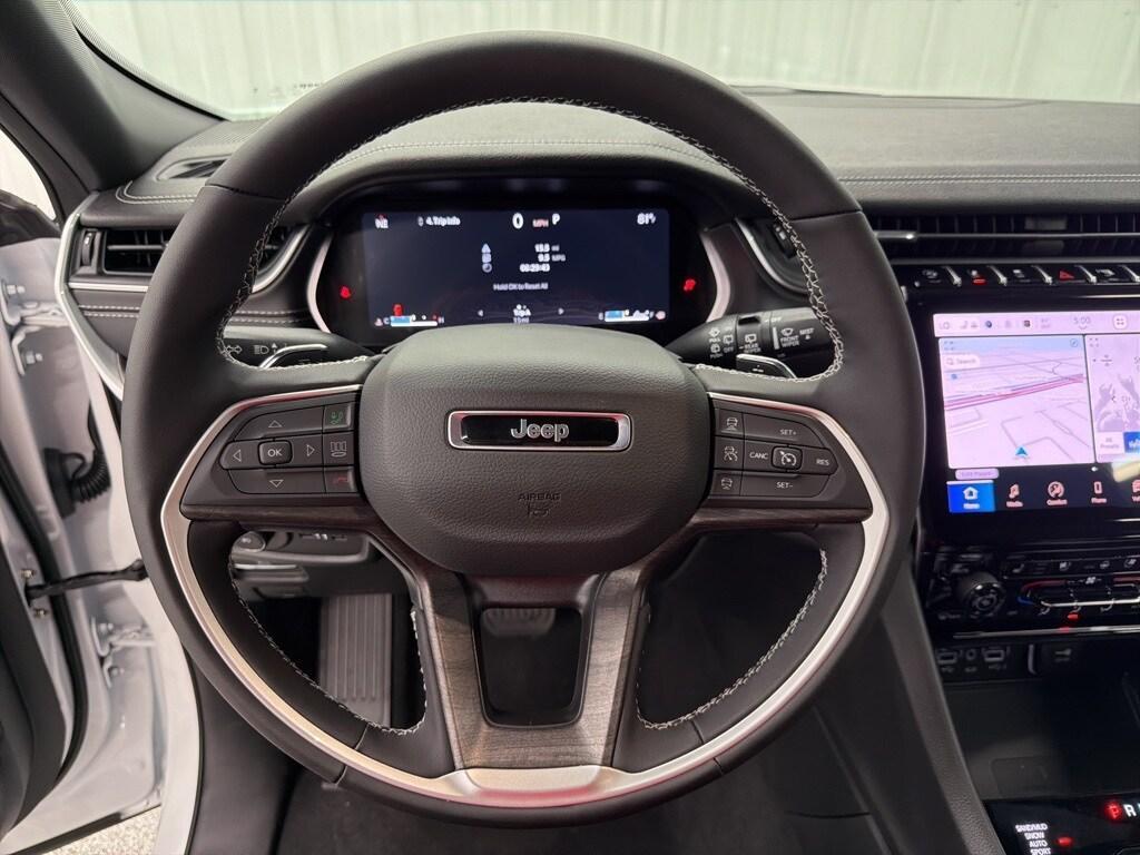 new 2025 Jeep Grand Cherokee car, priced at $50,053