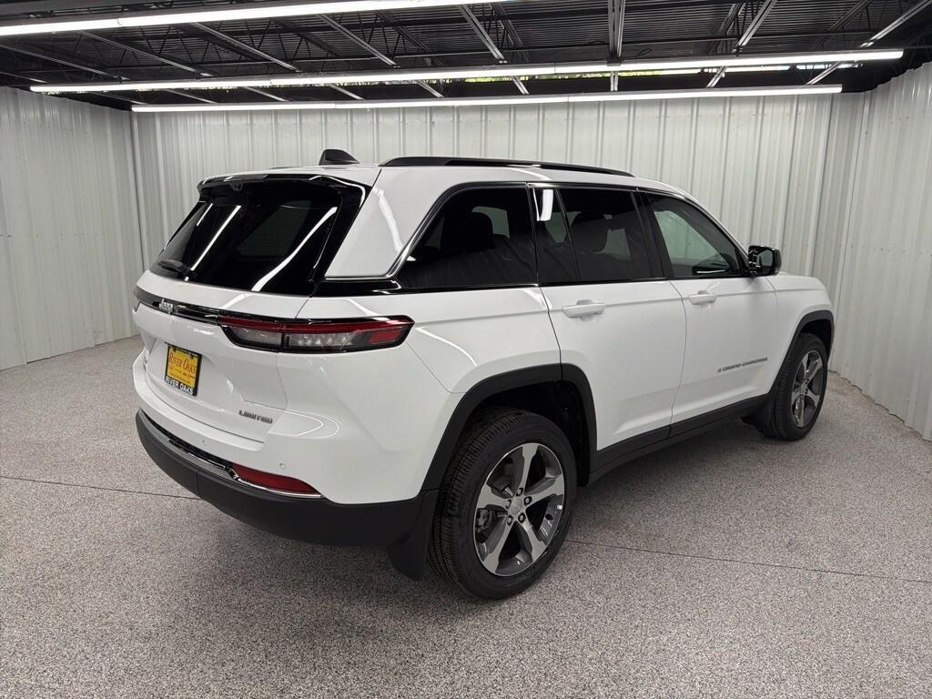 new 2025 Jeep Grand Cherokee car, priced at $50,053