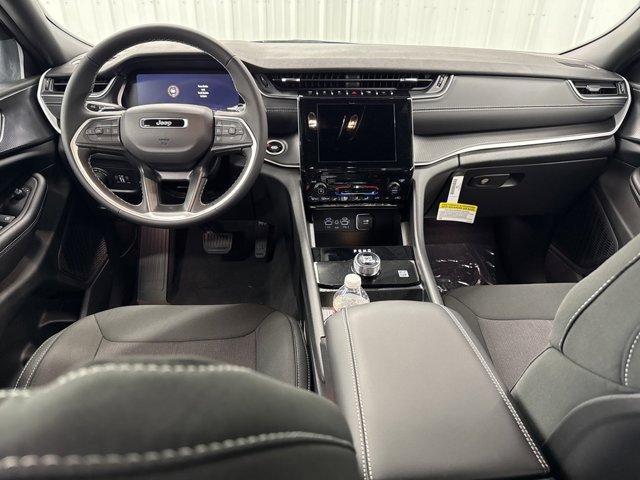 new 2025 Jeep Grand Cherokee car