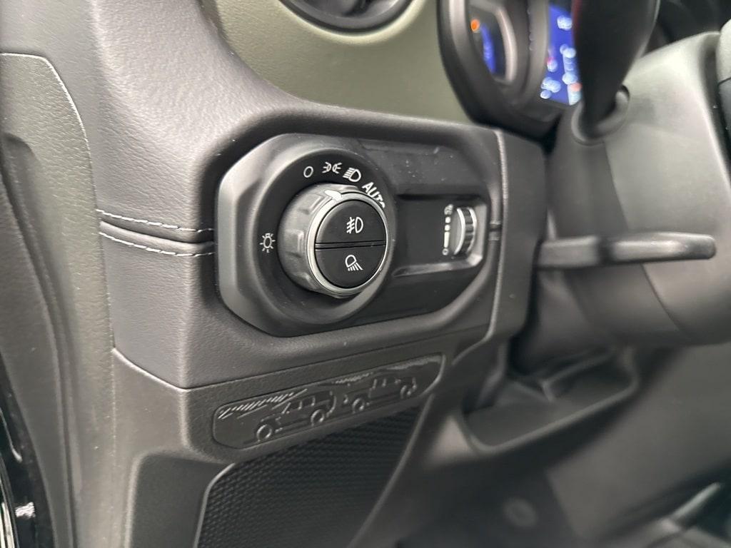 new 2025 Jeep Gladiator car, priced at $55,866
