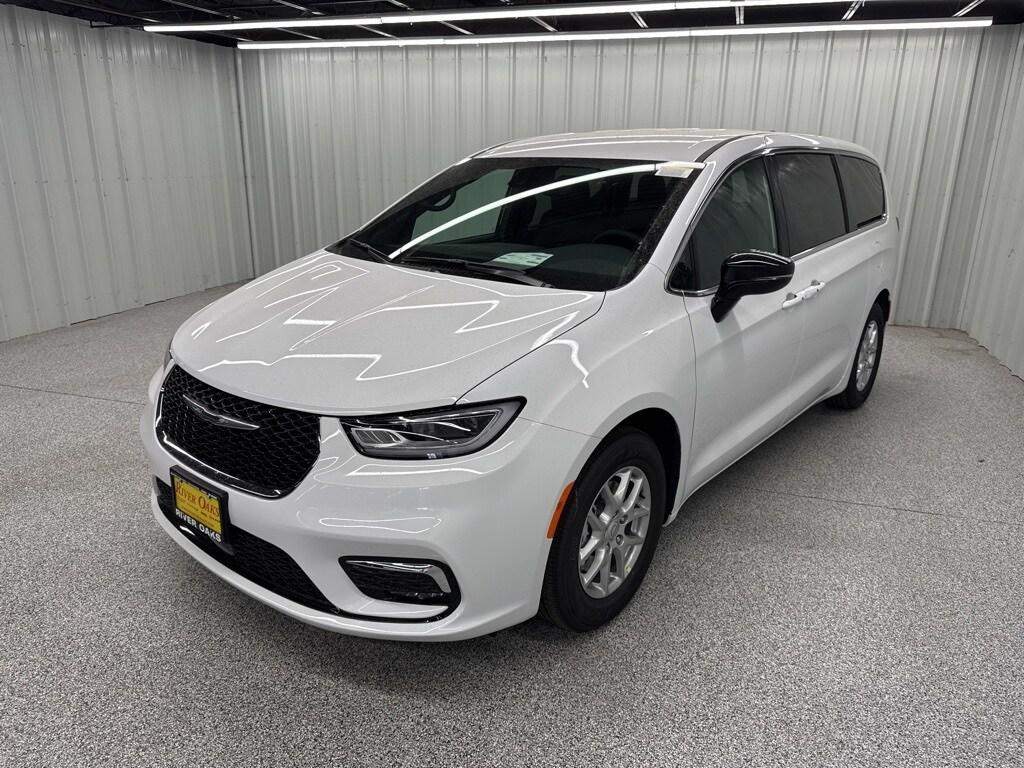 new 2025 Chrysler Pacifica car, priced at $41,392