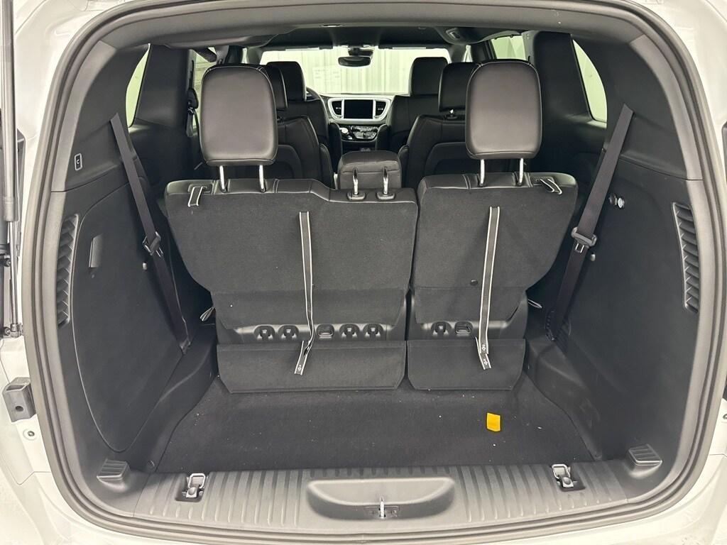 new 2025 Chrysler Pacifica car, priced at $41,392