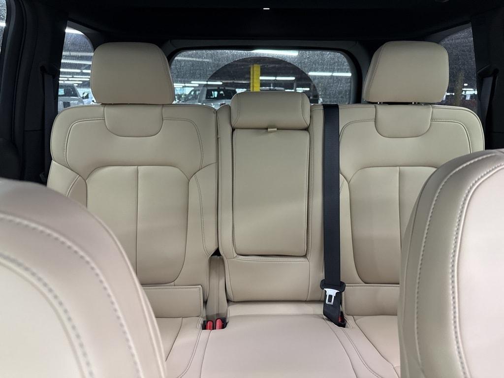 new 2025 Jeep Grand Cherokee car, priced at $47,157