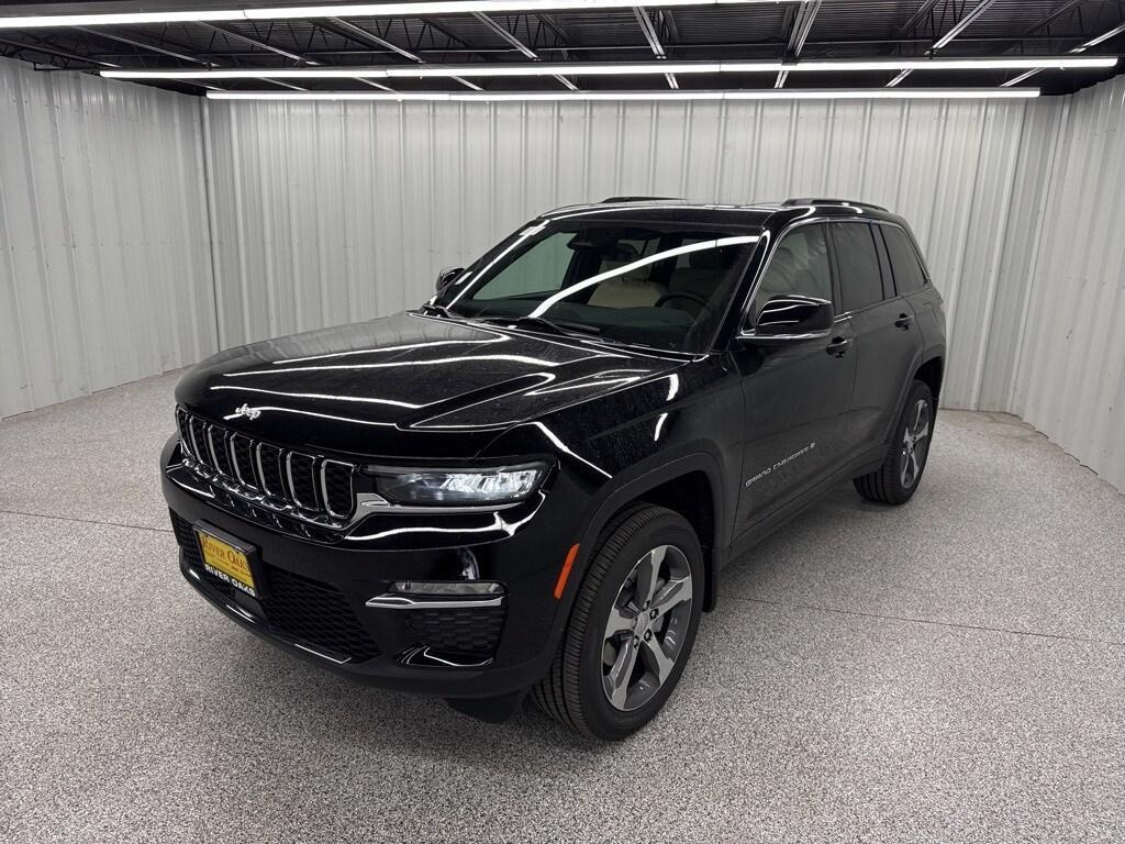 new 2025 Jeep Grand Cherokee car, priced at $47,157