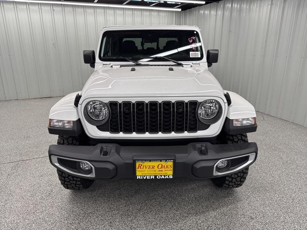 new 2025 Jeep Gladiator car, priced at $43,601