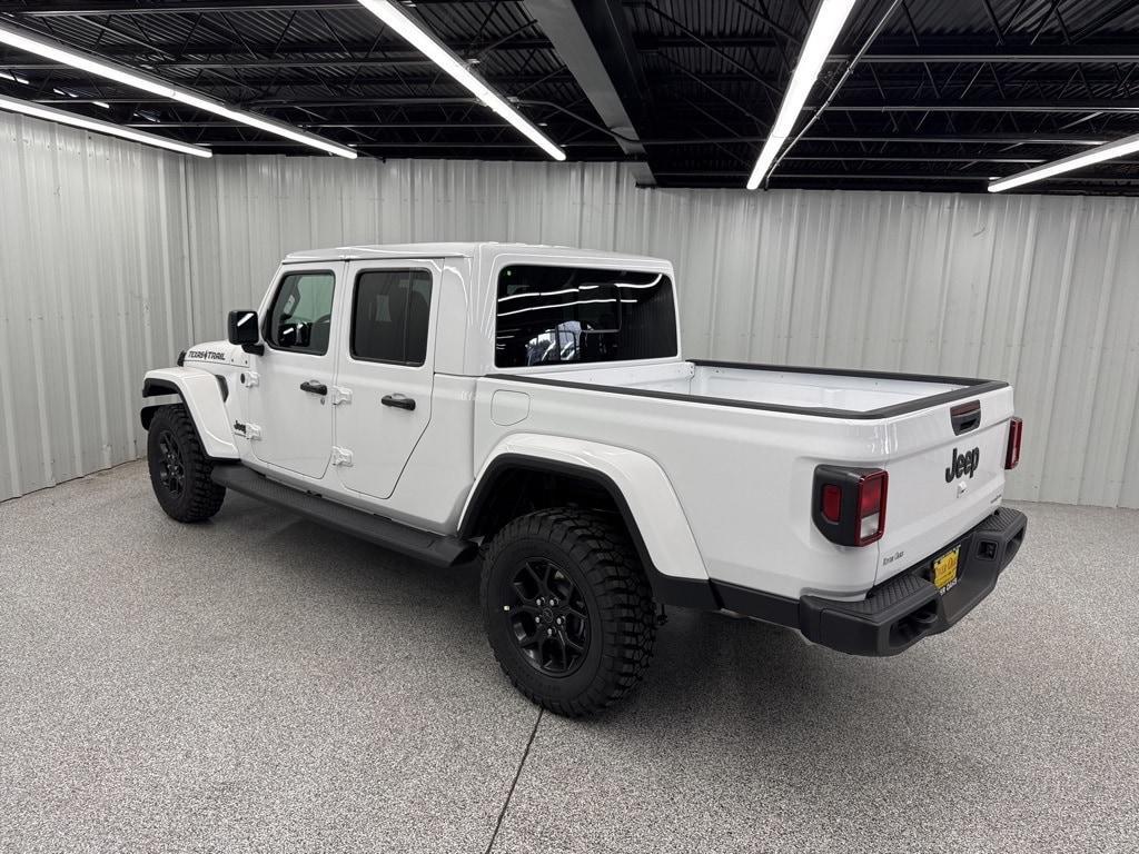 new 2025 Jeep Gladiator car, priced at $43,601