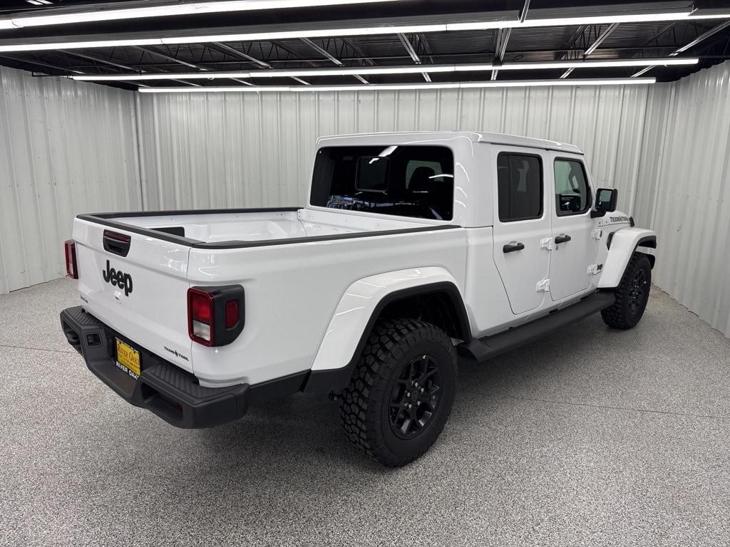new 2025 Jeep Gladiator car, priced at $43,601