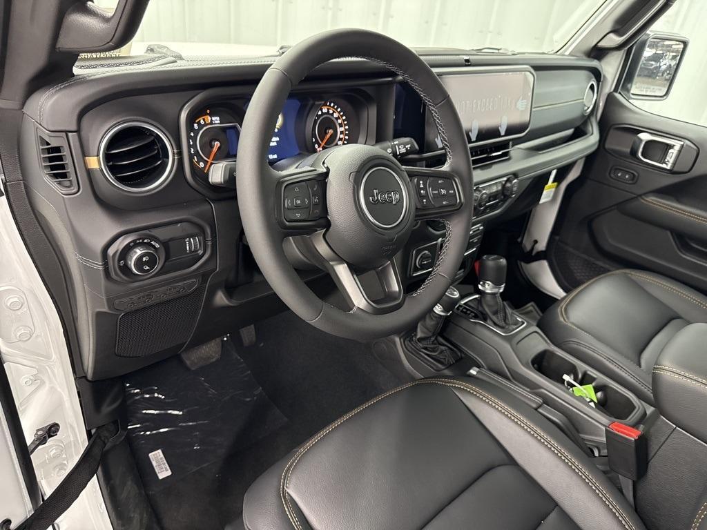 new 2025 Jeep Gladiator car, priced at $43,601