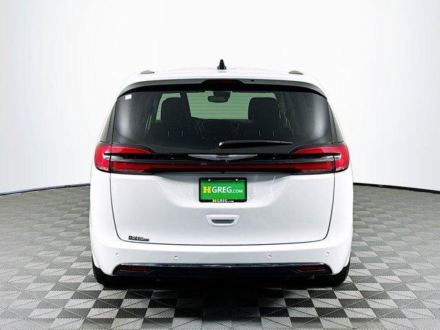 used 2024 Chrysler Pacifica car, priced at $27,998