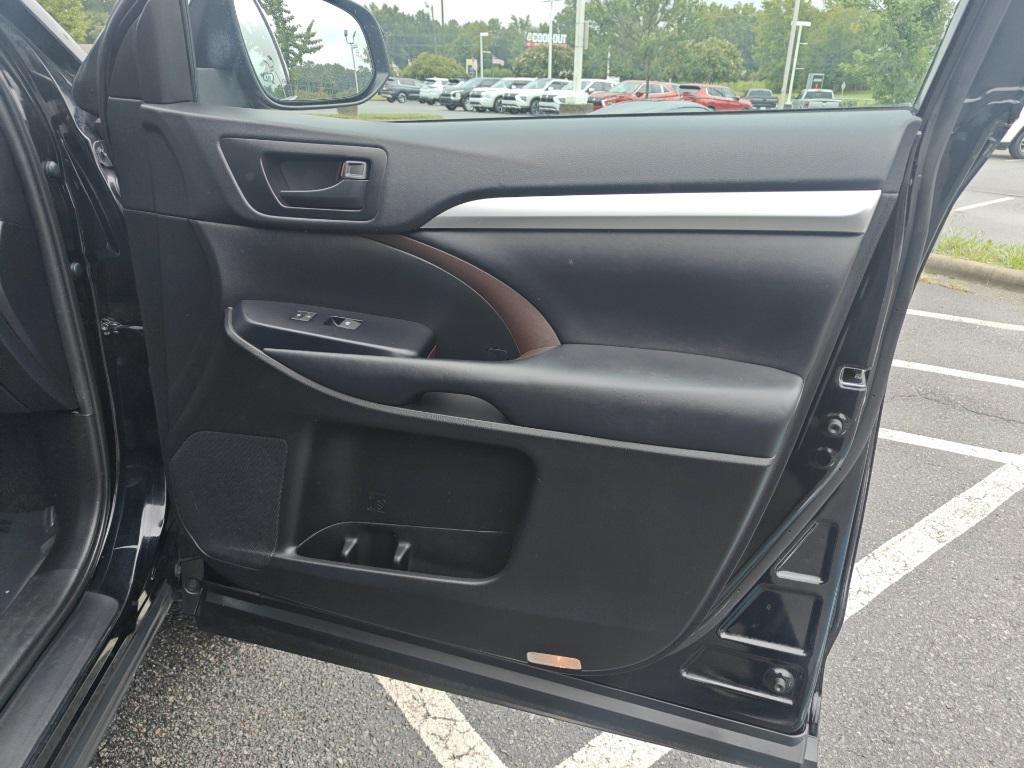 used 2019 Toyota Highlander car, priced at $25,010