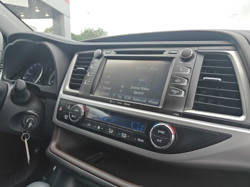 used 2019 Toyota Highlander car, priced at $25,010