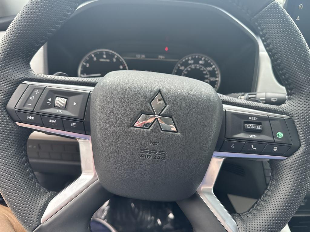 new 2025 Mitsubishi Outlander car, priced at $31,945