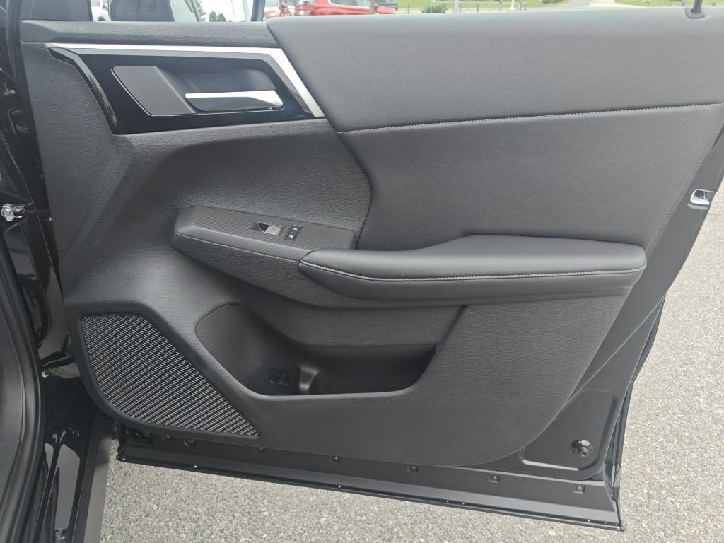 new 2025 Mitsubishi Outlander PHEV car, priced at $33,645