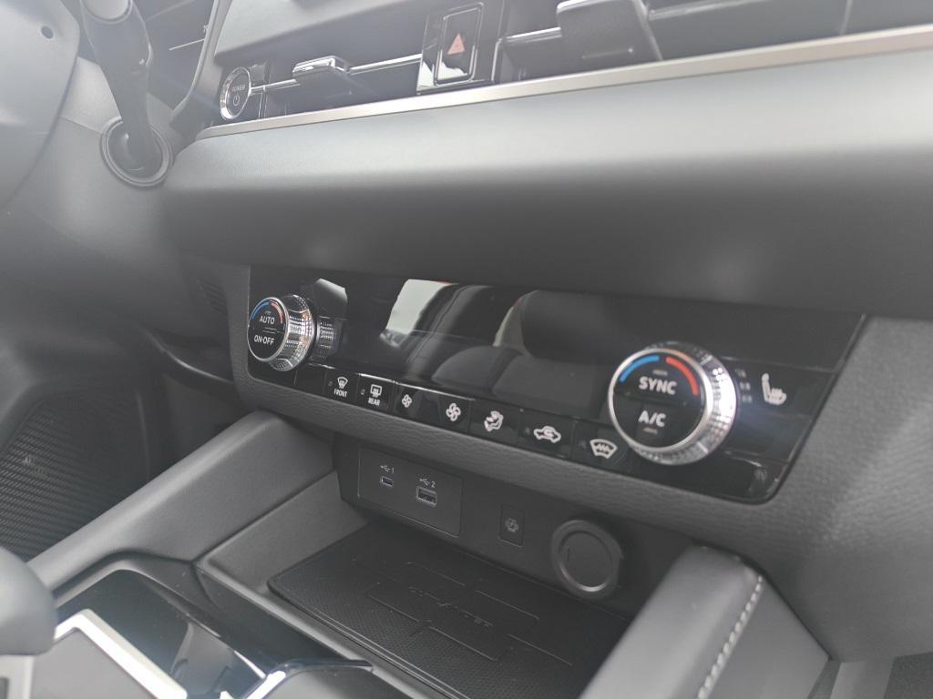 new 2025 Mitsubishi Outlander PHEV car, priced at $33,645